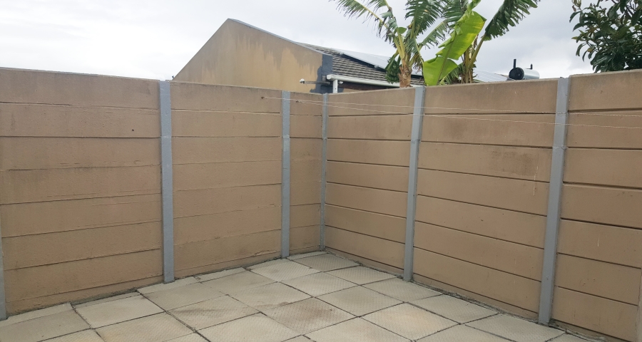 To Let 1 Bedroom Property for Rent in Wetton Western Cape